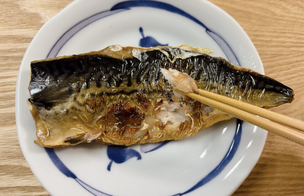 【ふるさと納税レビュー】楽天ふるさと納税の返礼品、千葉県銚子市の訳ありトロ塩さば約3kg。焼いたサバ